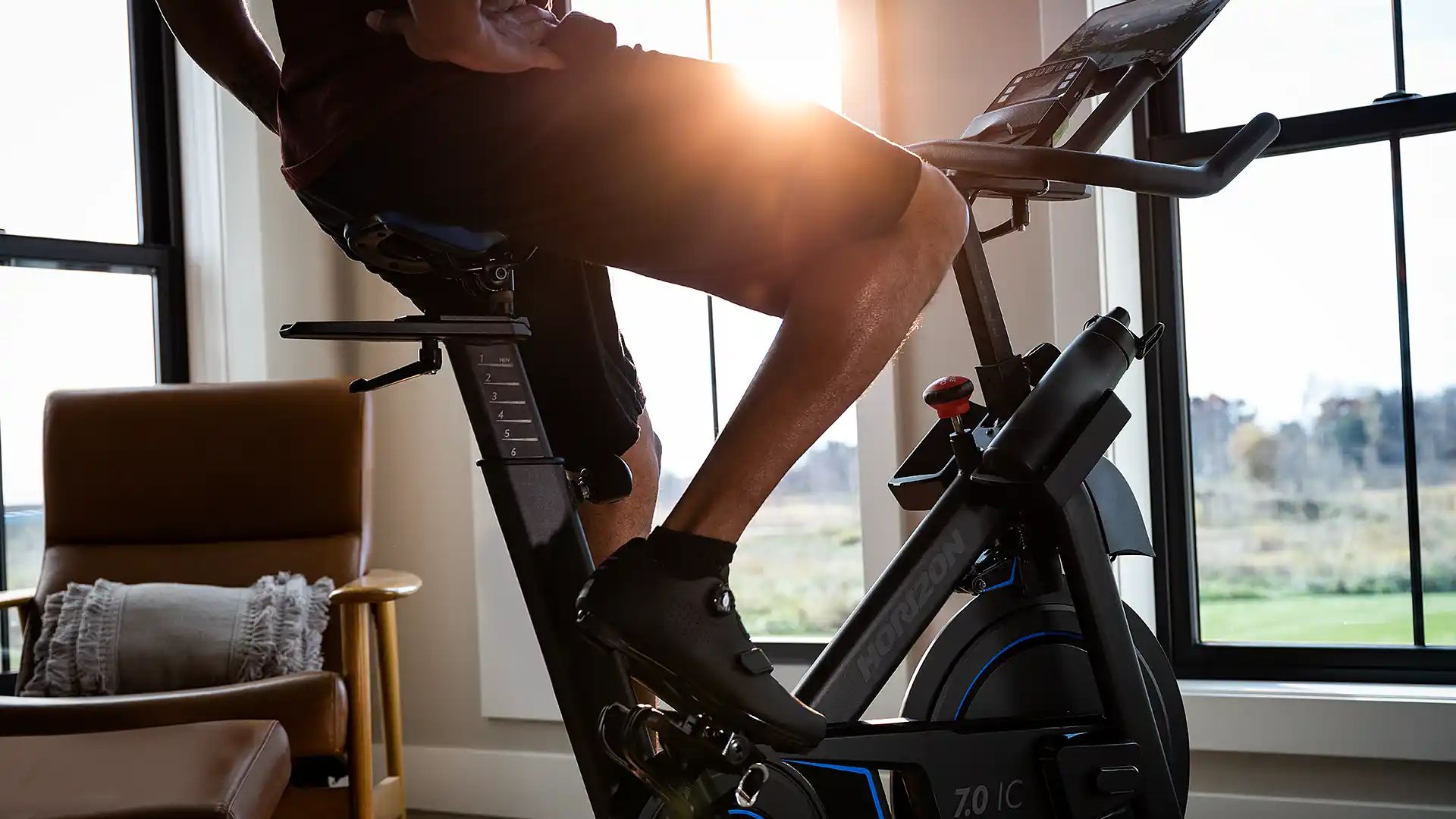 Horizon best sale indoor cycle